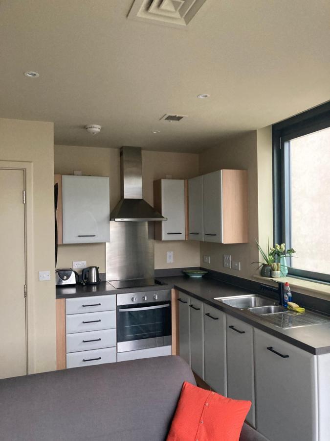 Canal View 1 Bed Apartment In Zone 1 런던 외부 사진