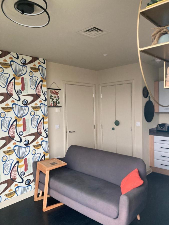Canal View 1 Bed Apartment In Zone 1 런던 외부 사진