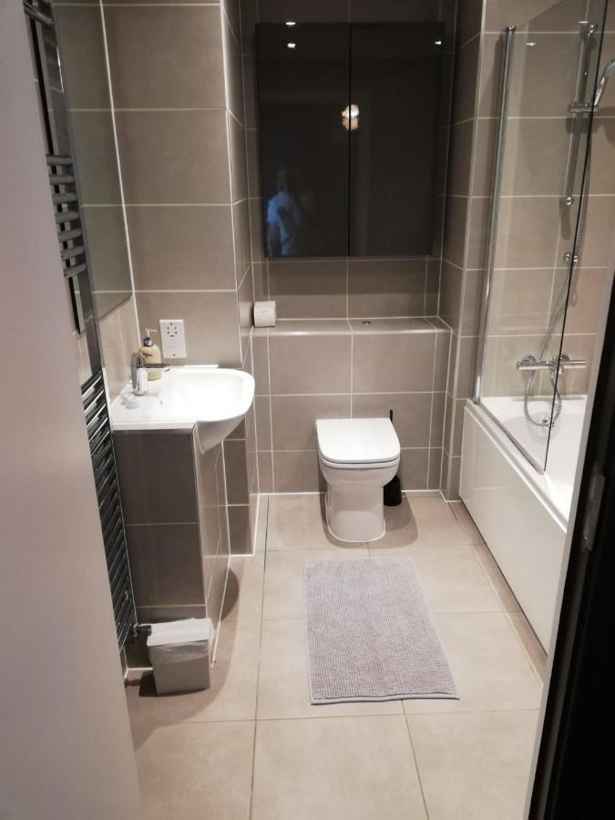 Canal View 1 Bed Apartment In Zone 1 런던 외부 사진