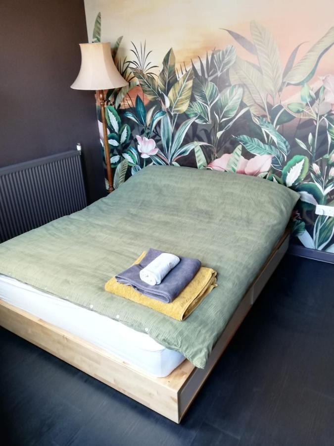 Canal View 1 Bed Apartment In Zone 1 런던 외부 사진